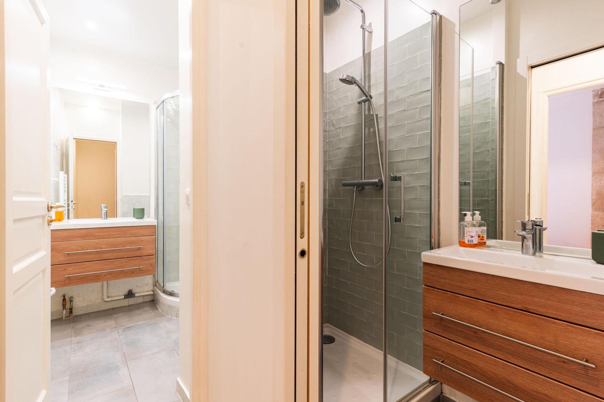 Loft 4 Bedroom Montmartre Pigalle Ac By Lcc Agency ปารีส ภายนอก รูปภาพ